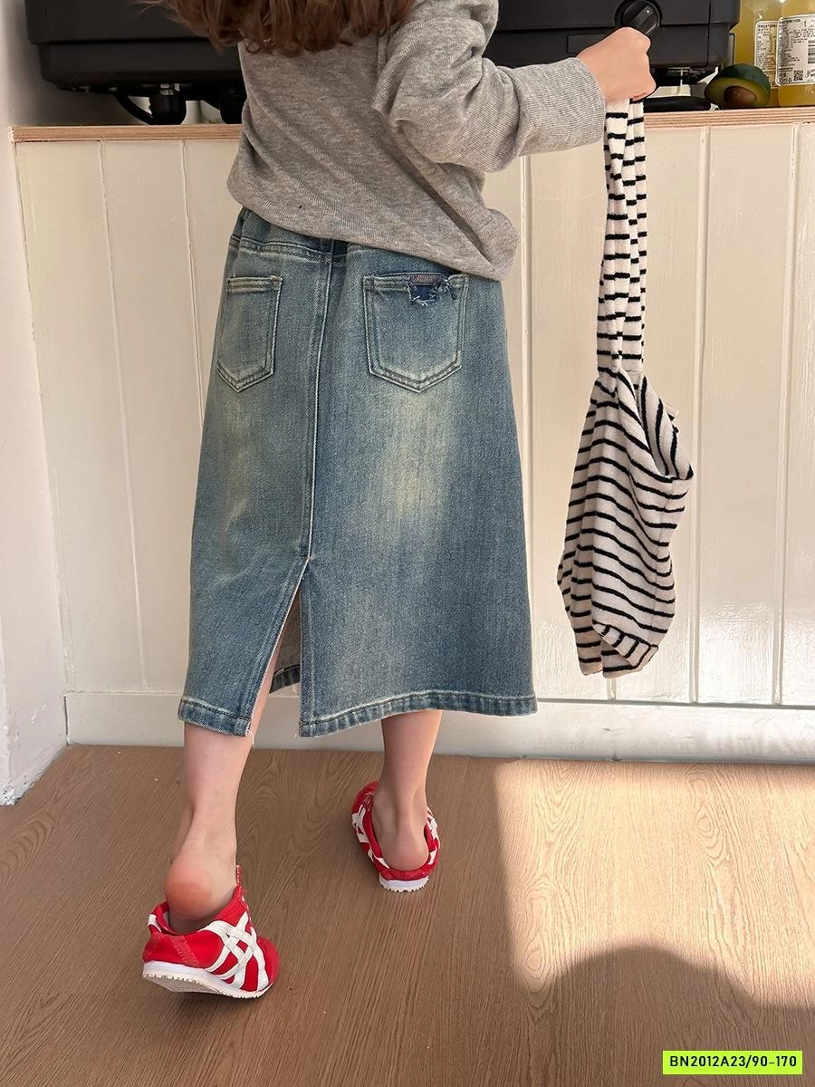 CHÂN VÁY JEANS XẺ SAU 25A042 AMBB