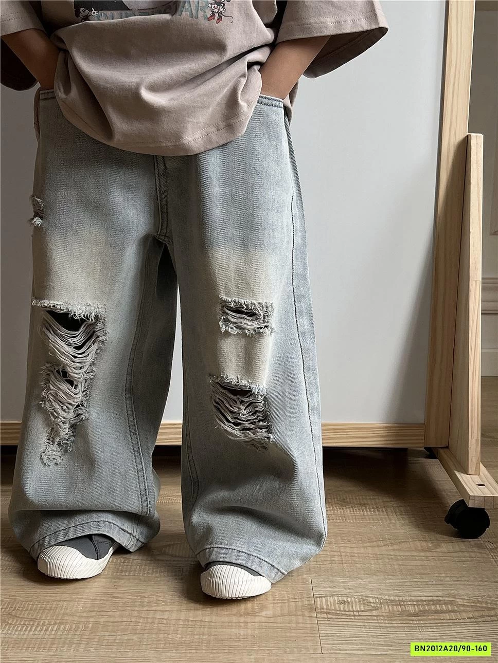 JEANS SUÔNG RÁCH BẠC GỐI SNIDOLS