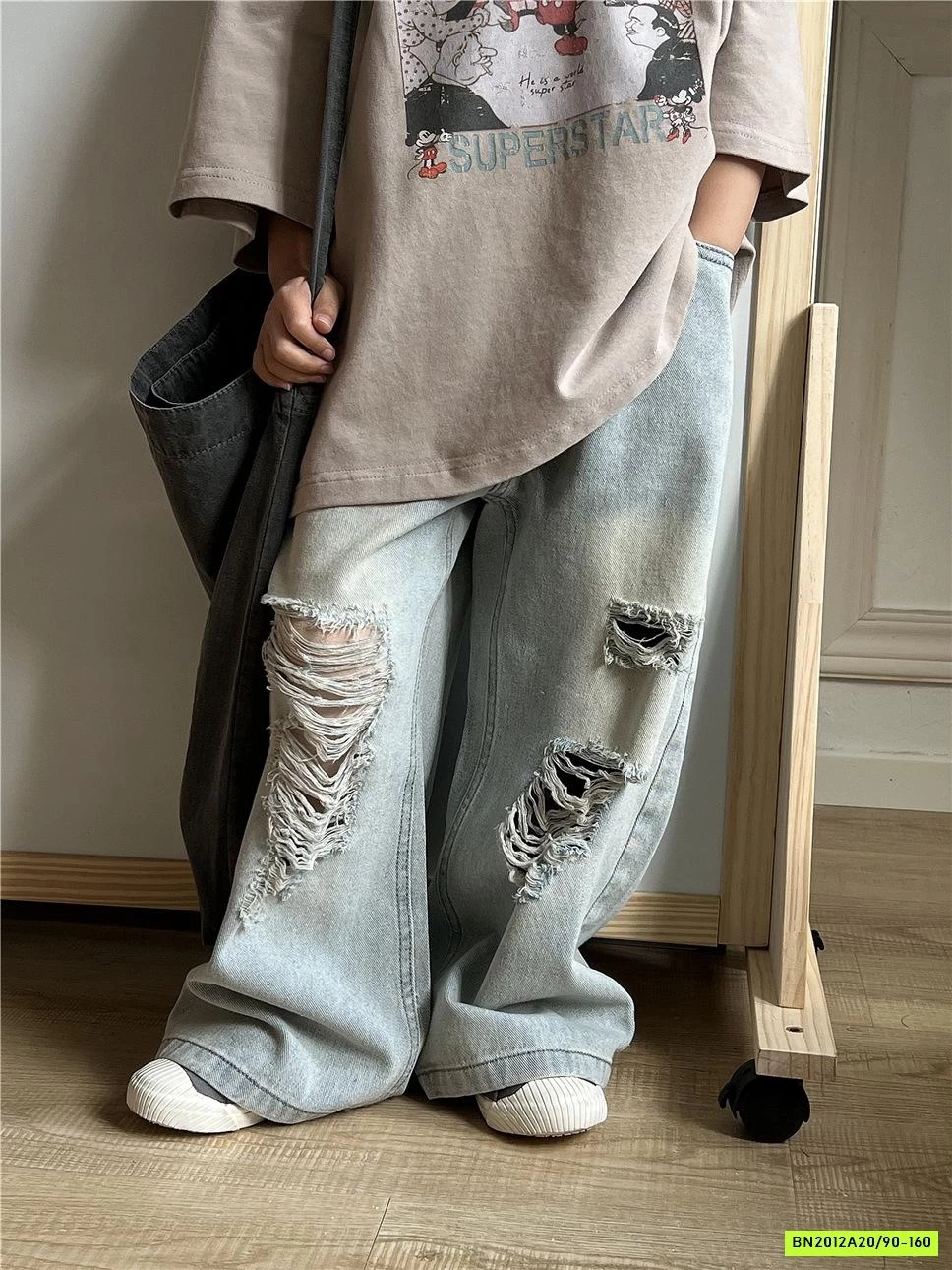 JEANS SUÔNG RÁCH BẠC GỐI SNIDOLS