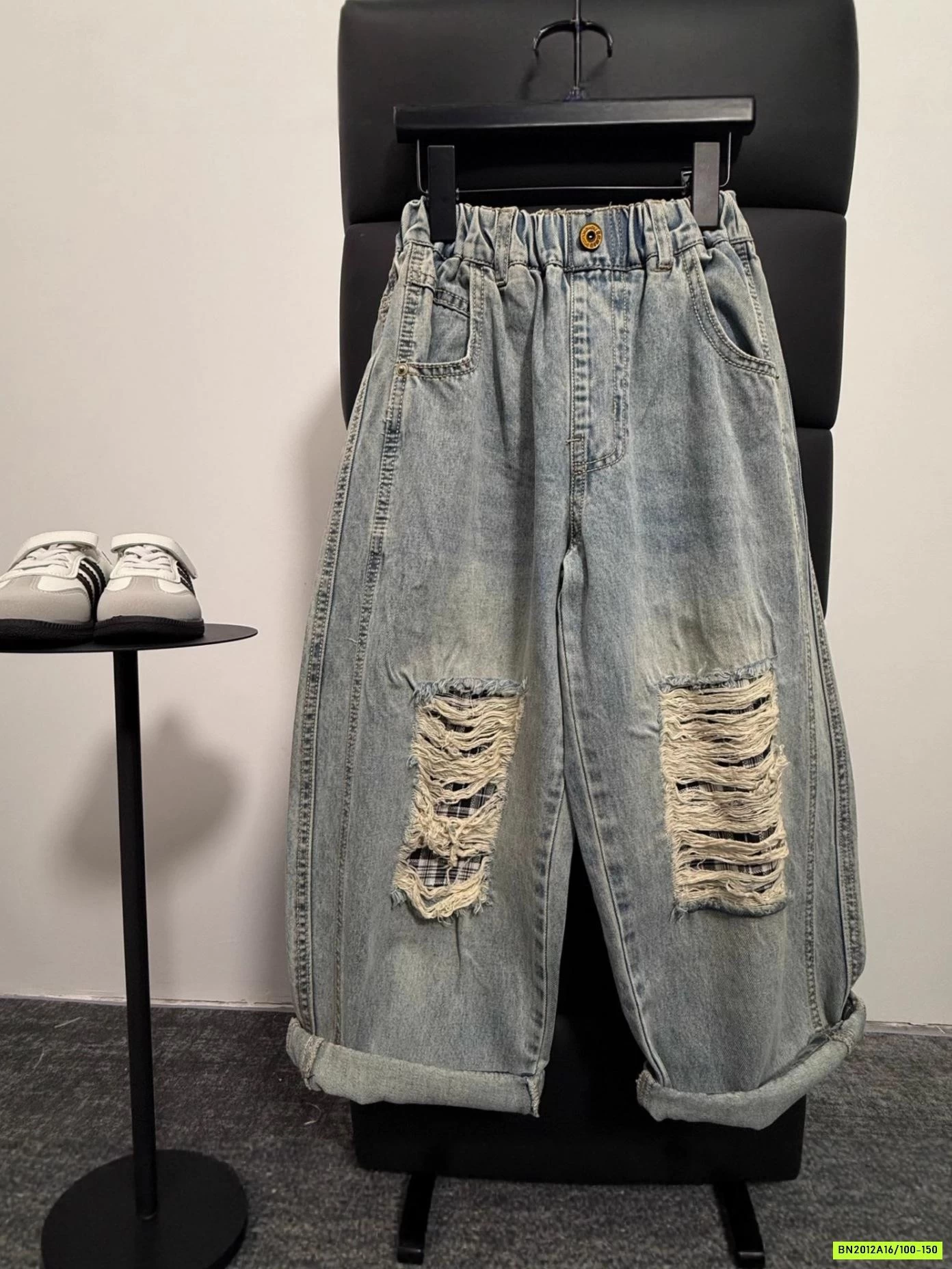 JEANS ỐNG RỘNG RÁCH GỐI CÁ TÍNH