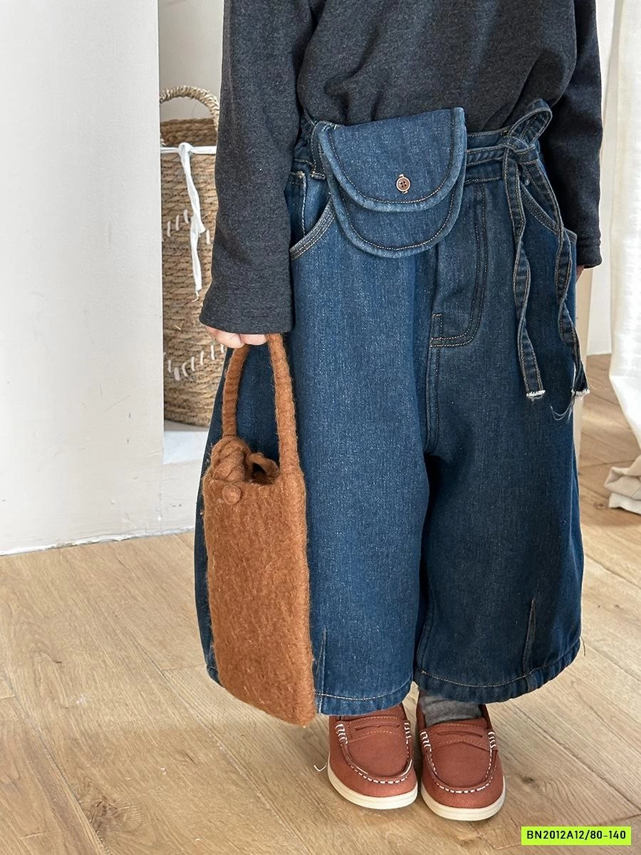 JEANS ỐNG RỘNG KÈM TÚI ĐEO HÔNG