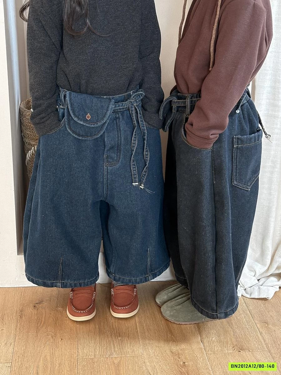 JEANS ỐNG RỘNG KÈM TÚI ĐEO HÔNG