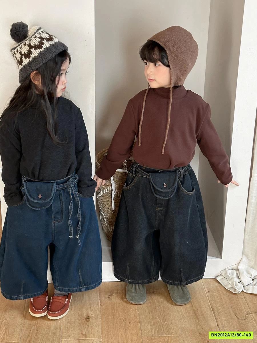 JEANS ỐNG RỘNG KÈM TÚI ĐEO HÔNG