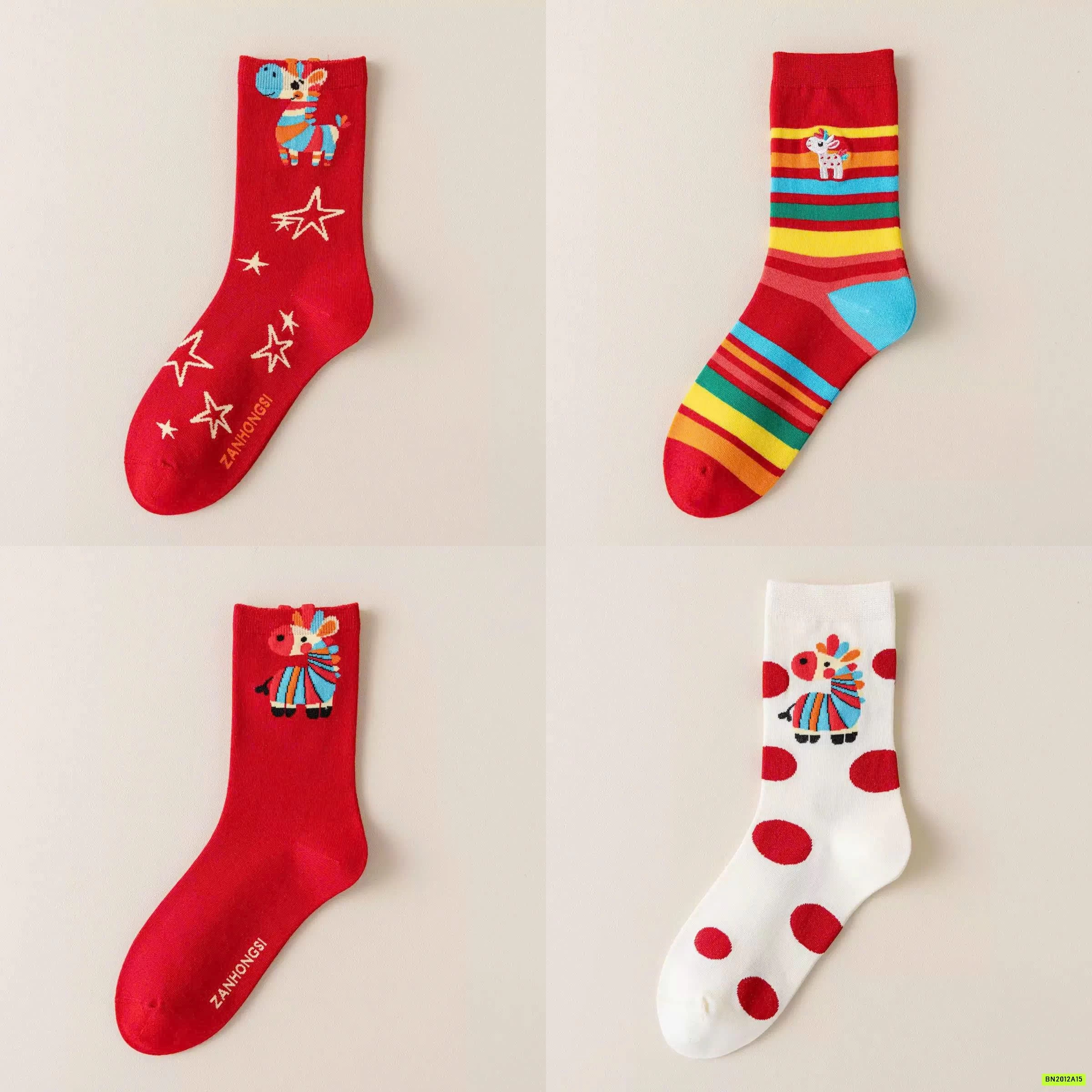 HỘP 4 TẤT NGỰA ĐỎ