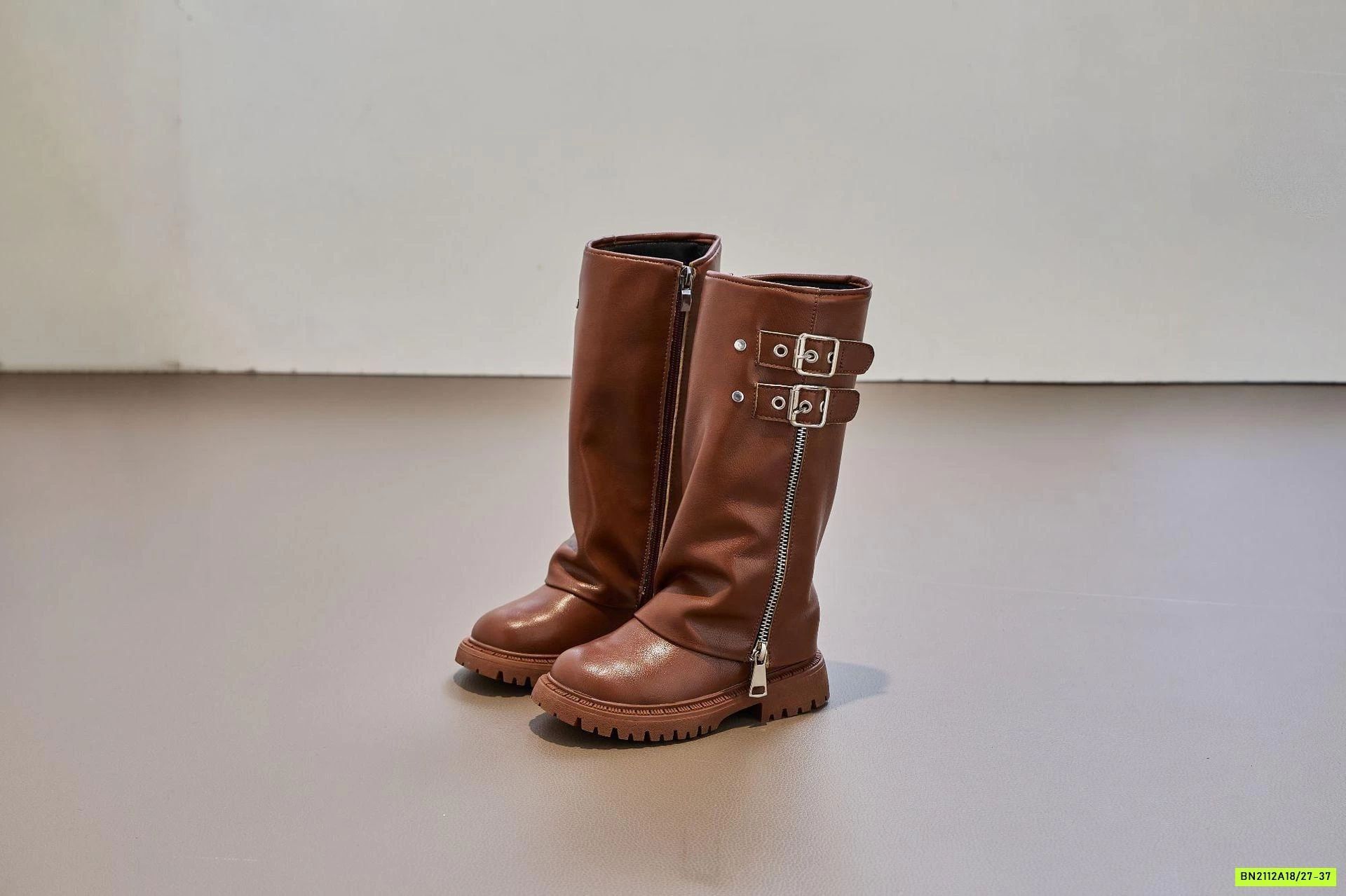 BOOT NGANG GỐI KÉO KHÓA KHUY BÊN