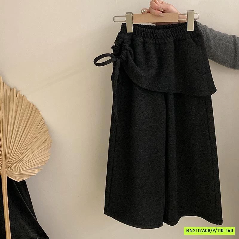 KHOÁC LEN ĐỎ PHỐI LÔNG MIX QUẦN SUÔNG