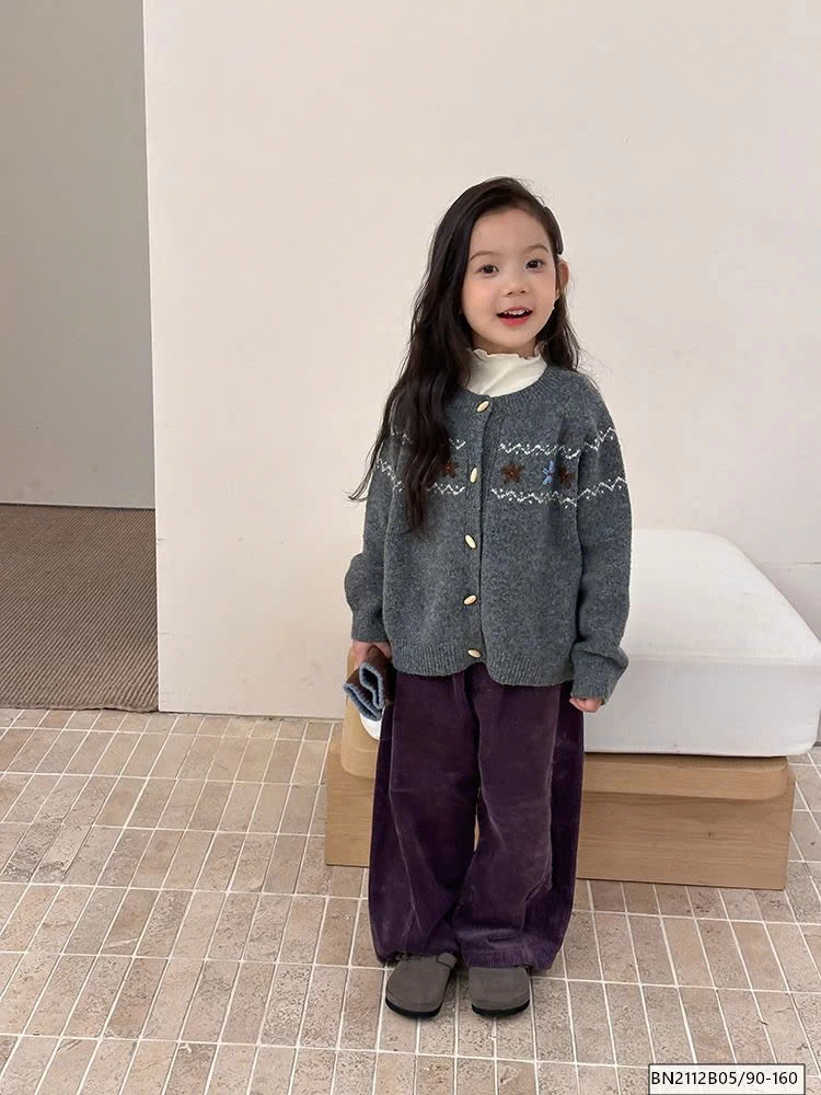 ÁO LEN XÁM CÚC CỔ GẮN HOA AMBB  25G174