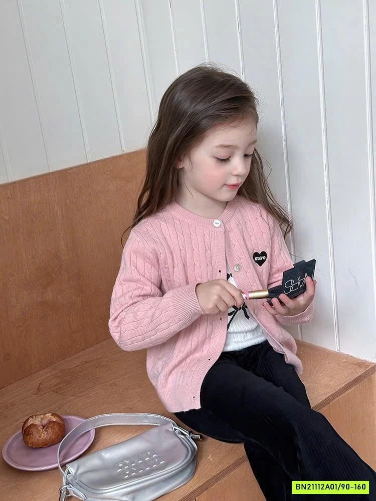 CARDIGAN THÊU TRÁI TIM 24Y159 AMBB