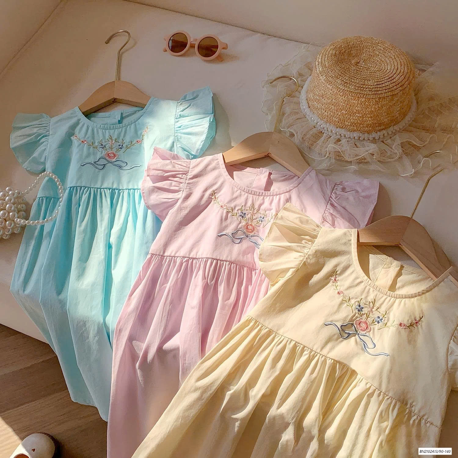 ĐẦM THÔ CÁNH TIÊN THÊU HOA