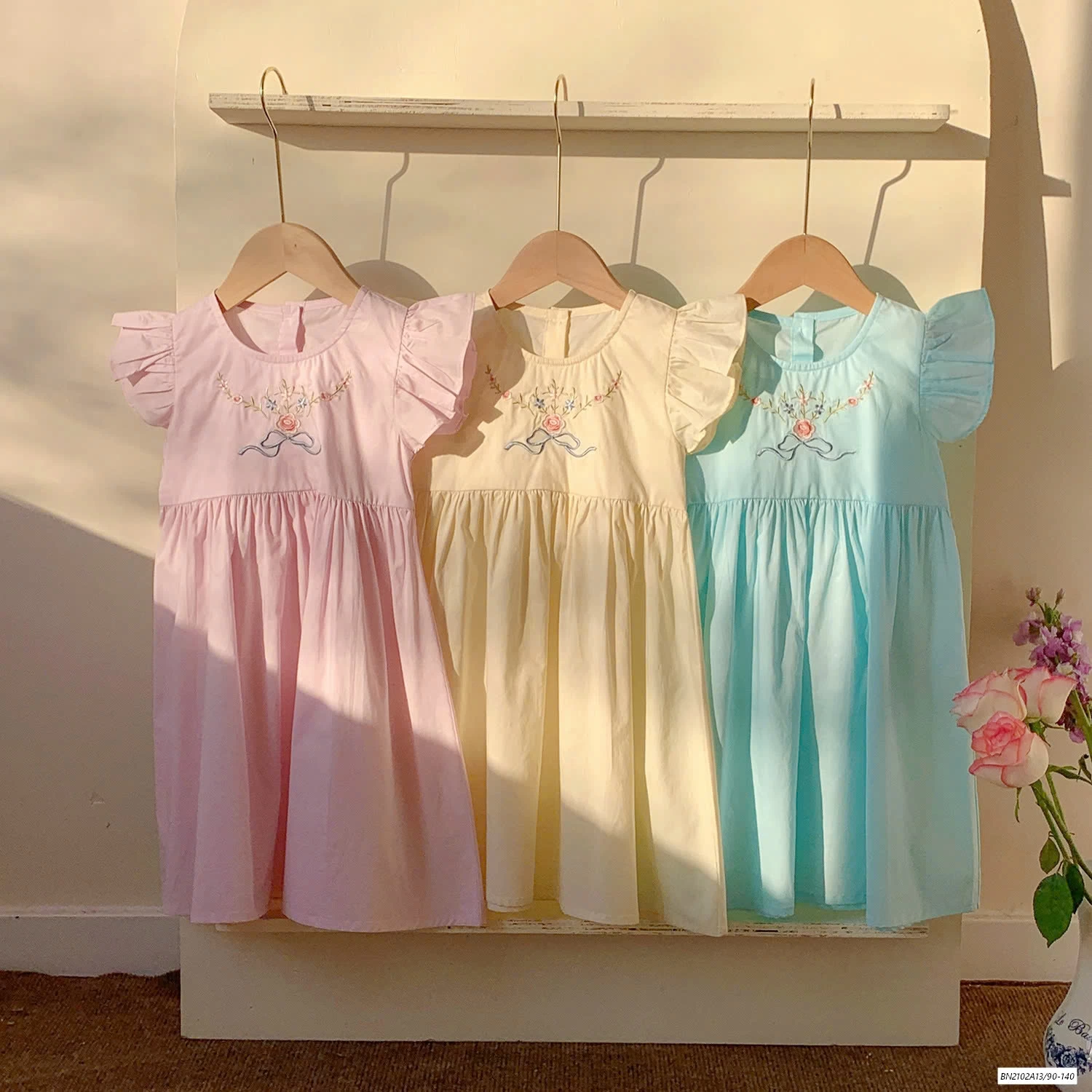 ĐẦM THÔ CÁNH TIÊN THÊU HOA