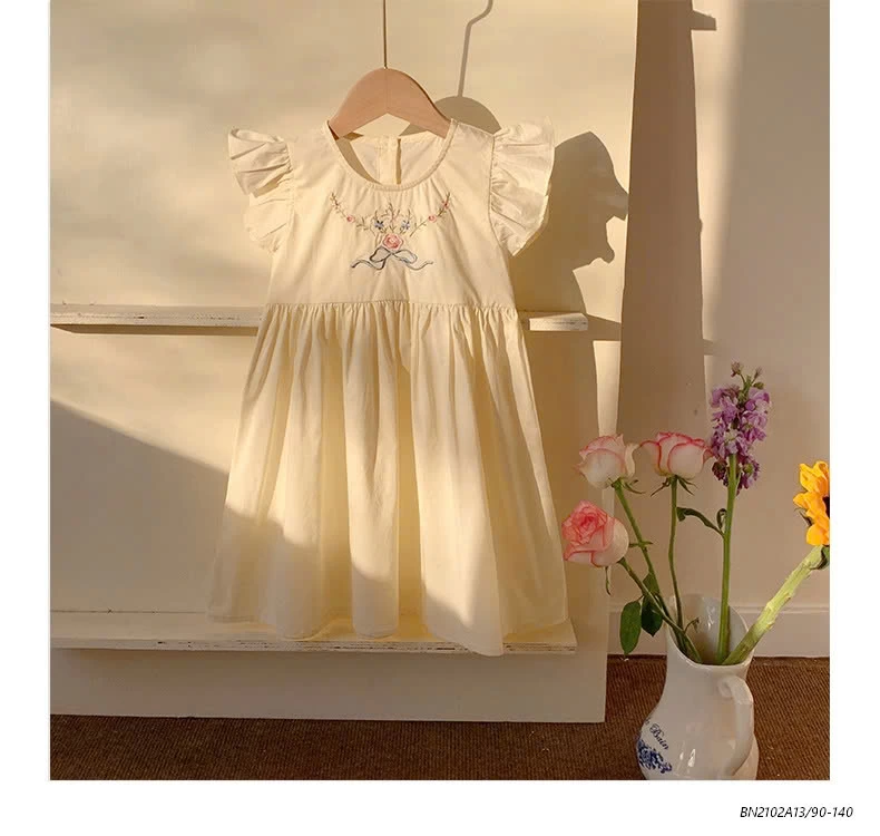 ĐẦM THÔ CÁNH TIÊN THÊU HOA