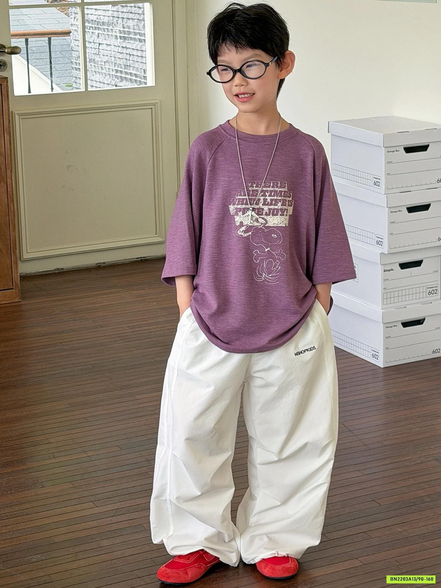 ÁO THUN TÍM MIX QUẦN GIÓ TRẮNG