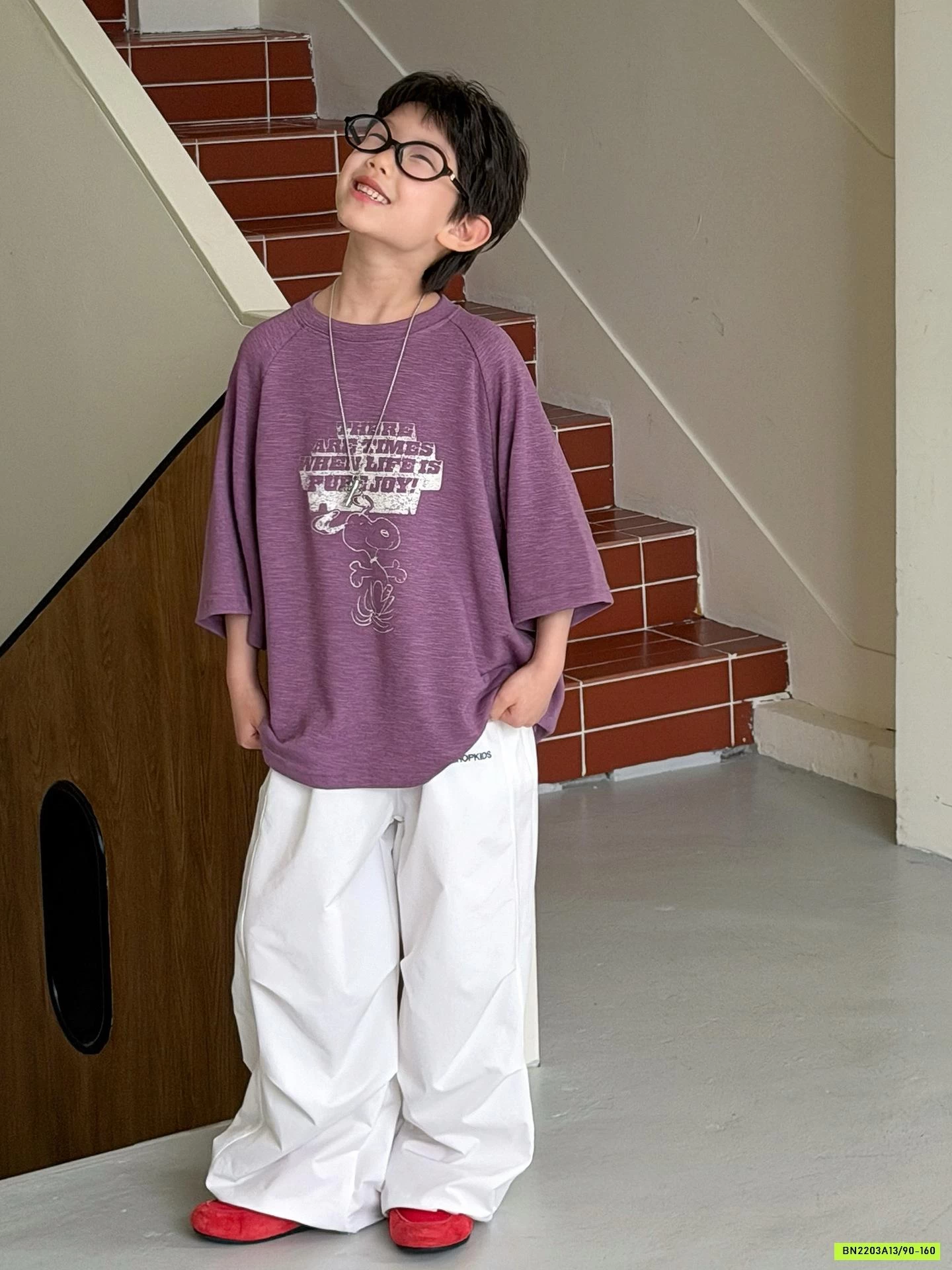 ÁO THUN TÍM MIX QUẦN GIÓ TRẮNG