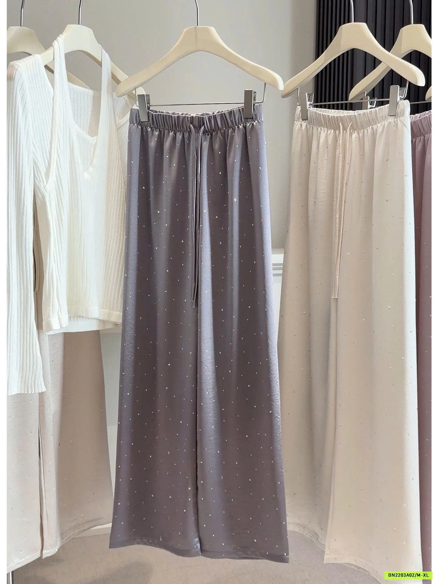 QUẦN LỤA SUÔNG GẮN ĐÁ ANNA