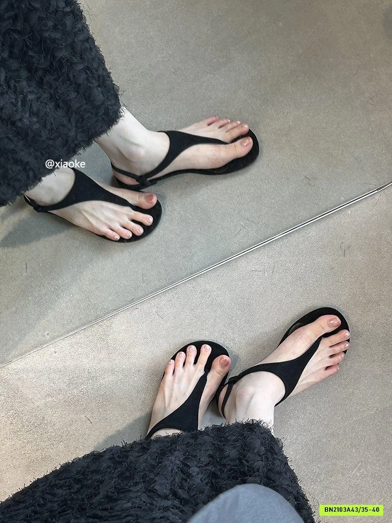 SANDAL XỎ NGÓN QUAI MẢNH
