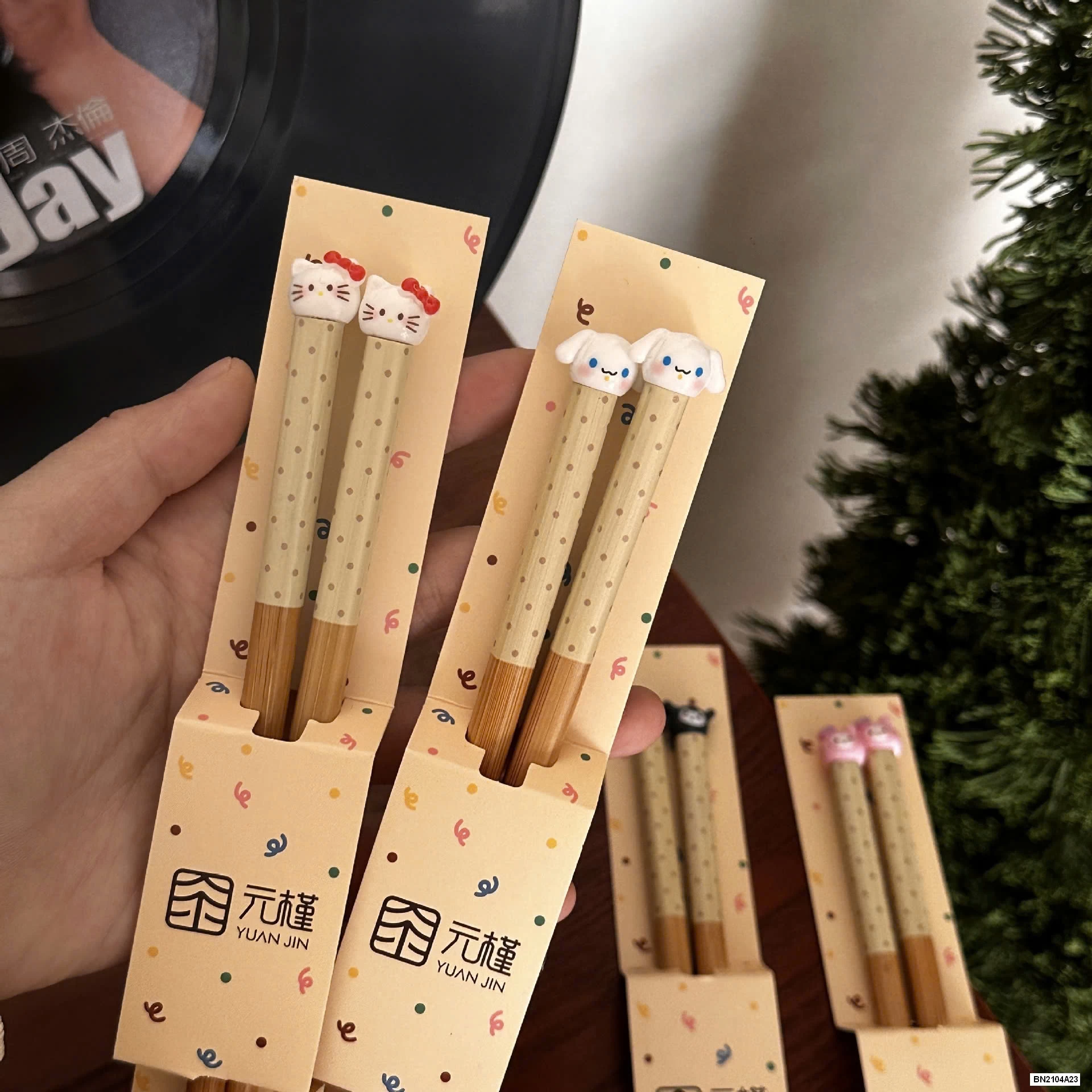 ĐŨA 3 CHIỀU GẮN STICKER