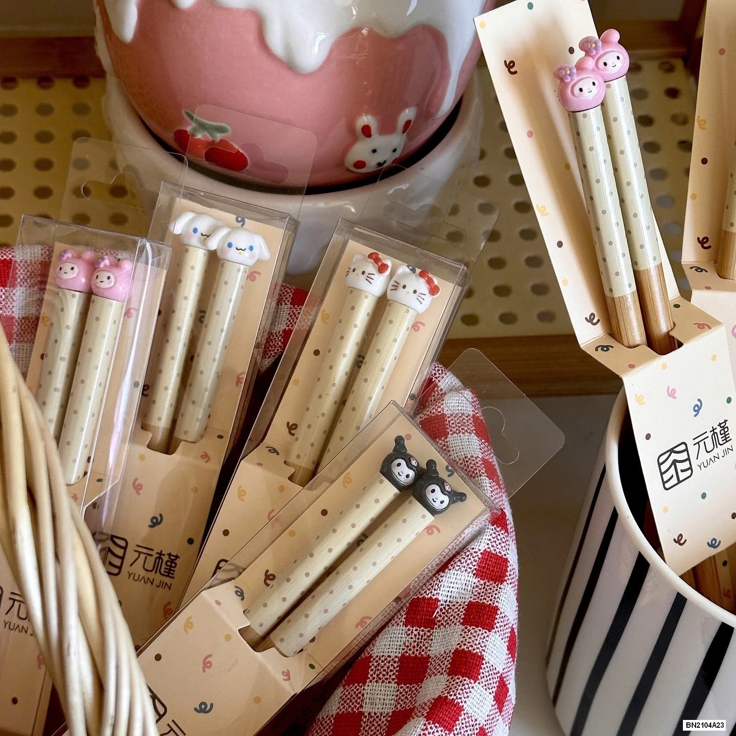 ĐŨA 3 CHIỀU GẮN STICKER