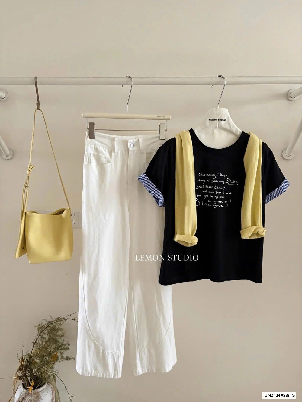 ÁO THUN CHỮ PHỐI VIỀN TAY LEMON