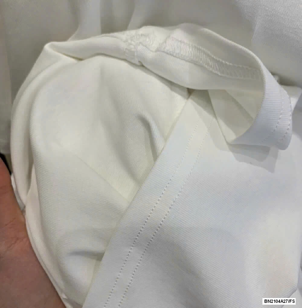 ÁO THUN MÈO CON ĐỌC BÁO