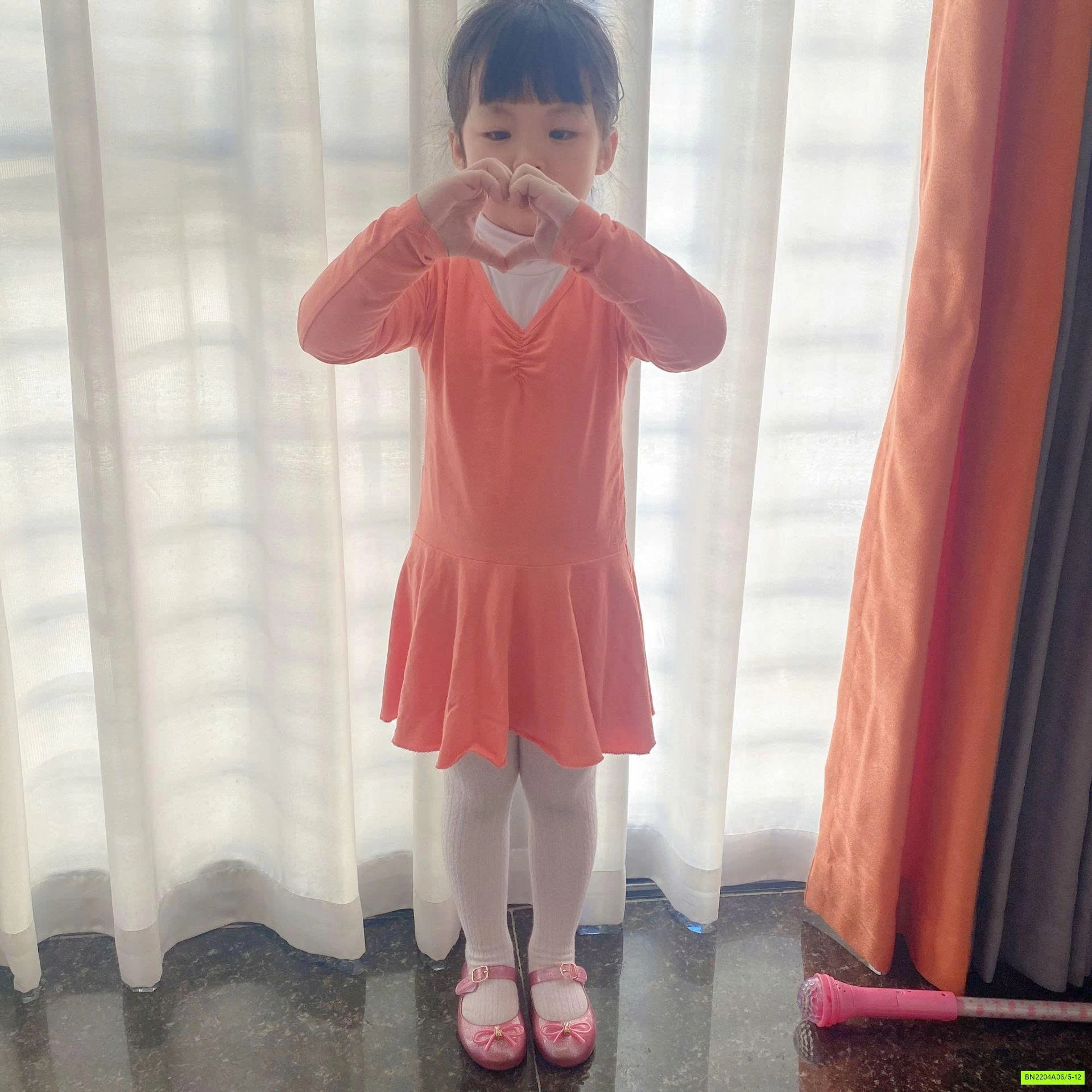 GIÀY NHỰA THƠM MMD GẮN NƠ