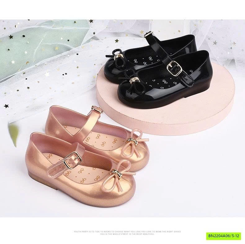 GIÀY NHỰA THƠM MMD GẮN NƠ