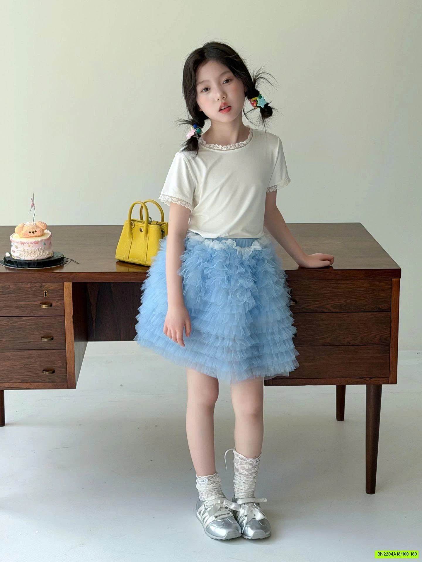 ÁO TRẮNG VIỀN REN MIX CV TUTU XANH