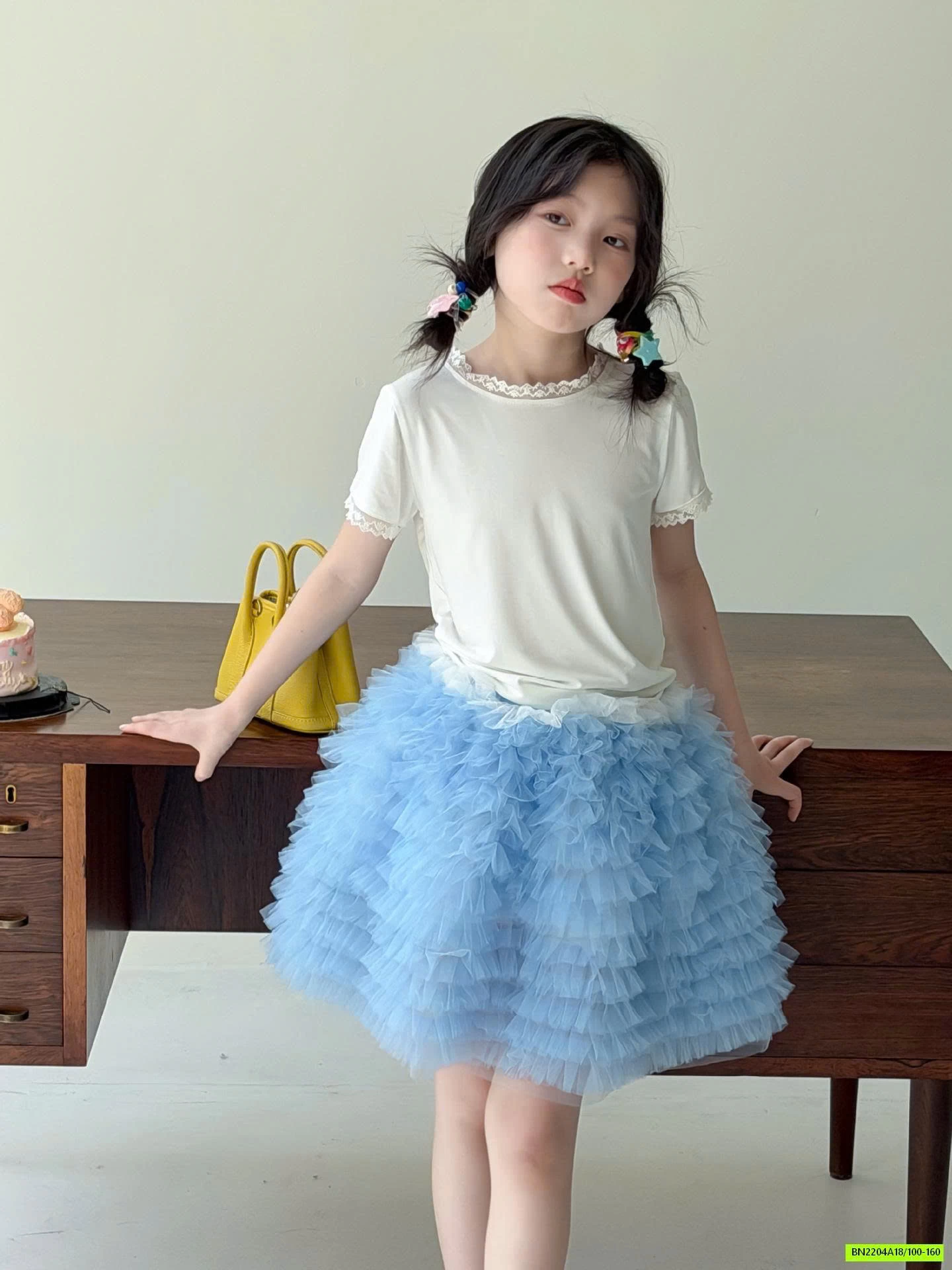 ÁO TRẮNG VIỀN REN MIX CV TUTU XANH