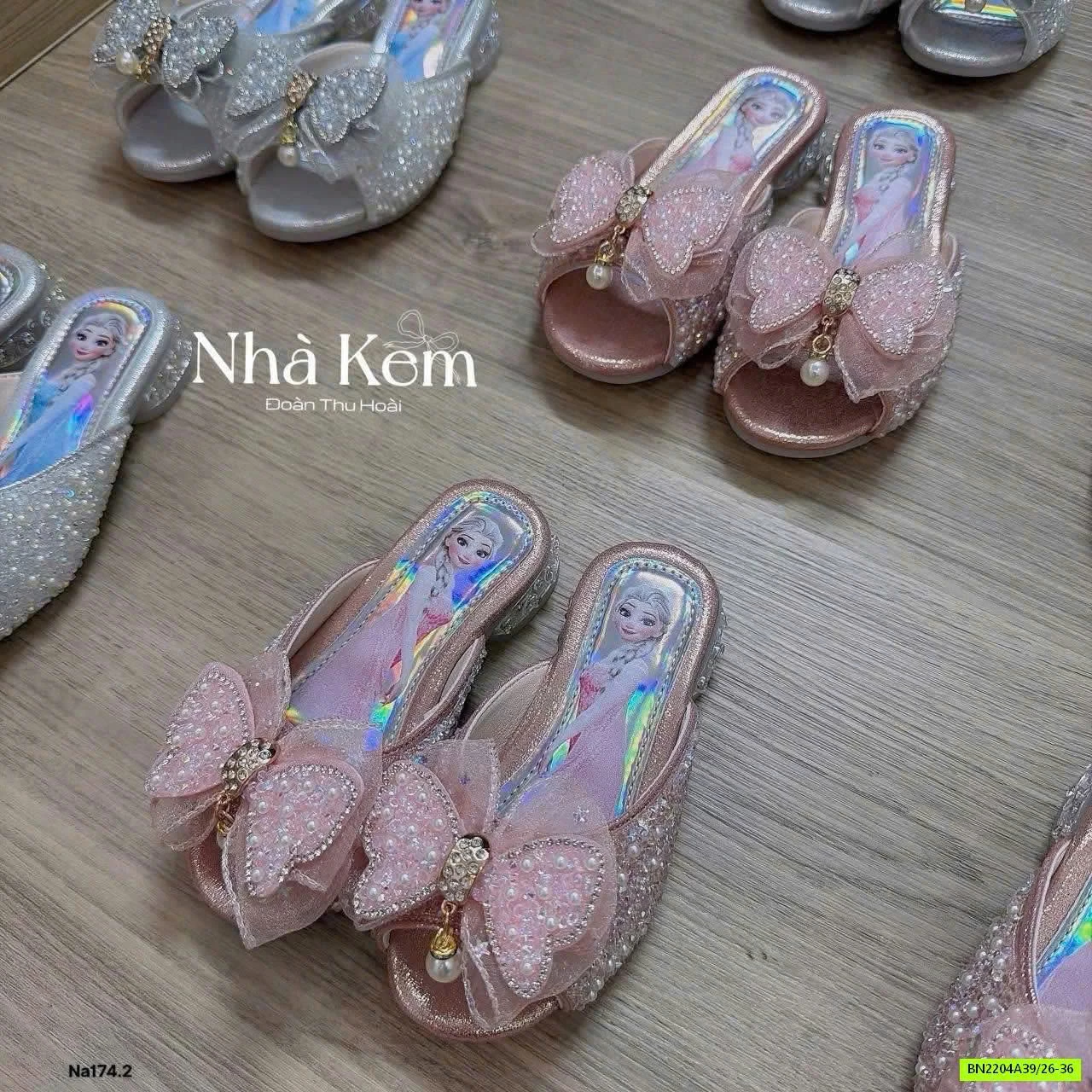 DÉP LÊ ELSA CÁNH BƯỚM