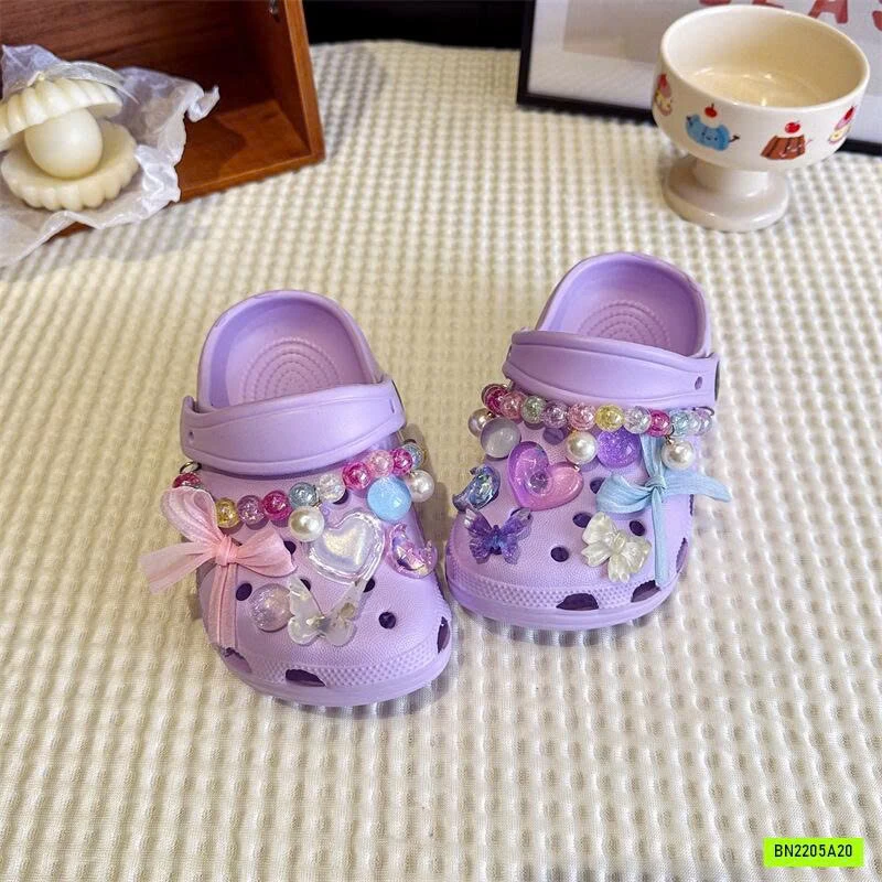 CROCS GẮN CHARM TRONG SUỐT SẮC MÀU