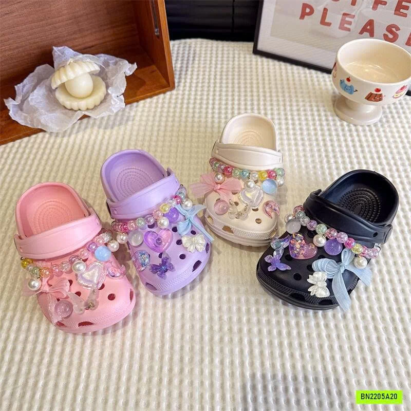 CROCS GẮN CHARM TRONG SUỐT SẮC MÀU