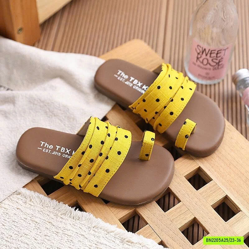 DÉP LÊ QUAI XỎ NGÓN CHẤM BI