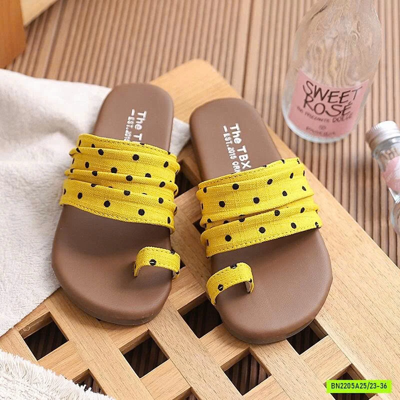 DÉP LÊ QUAI XỎ NGÓN CHẤM BI
