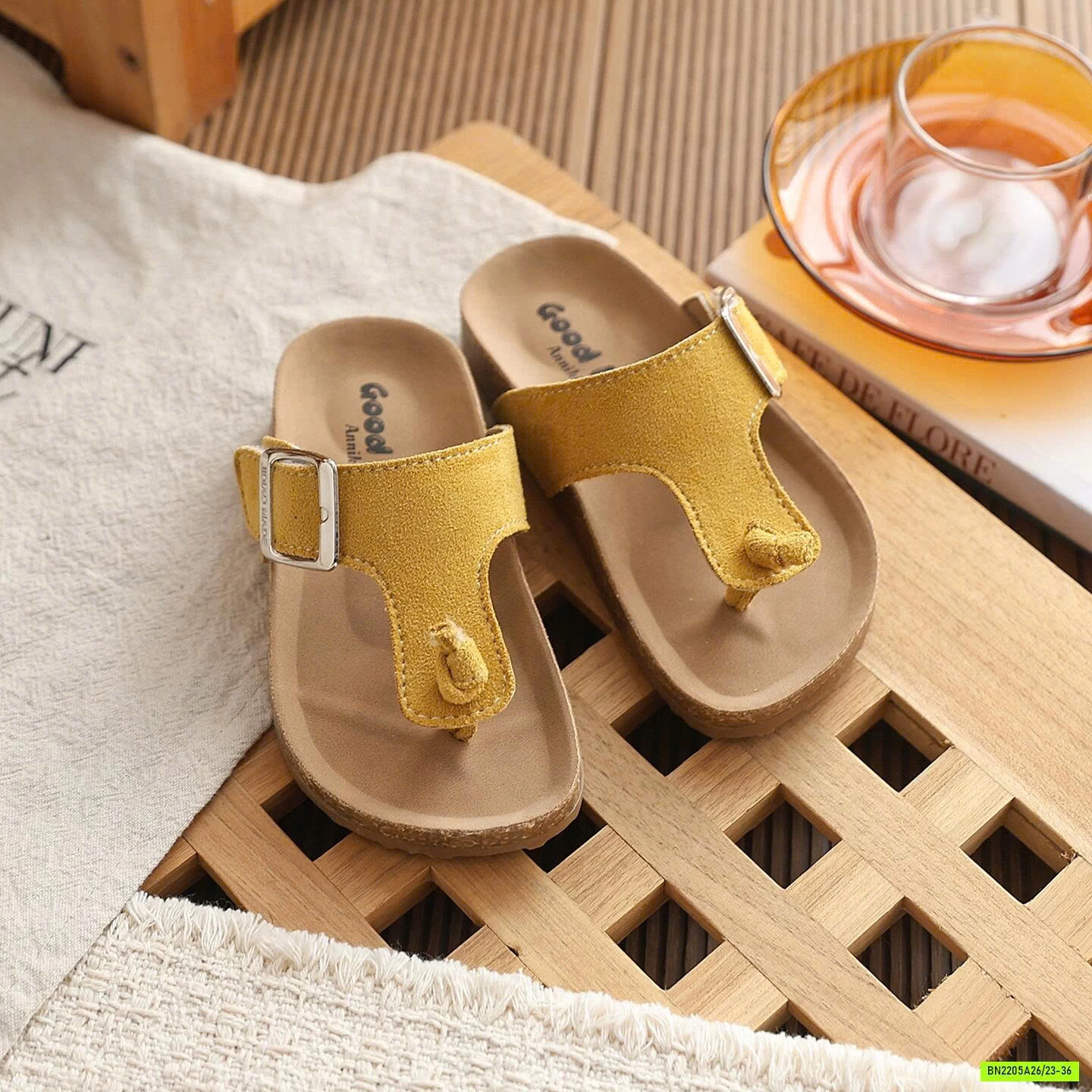 XỎ NGÓN QUAI DA LỘN ĐẾ KÉP