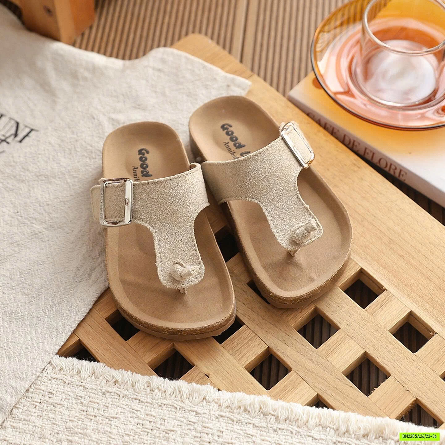 XỎ NGÓN QUAI DA LỘN ĐẾ KÉP
