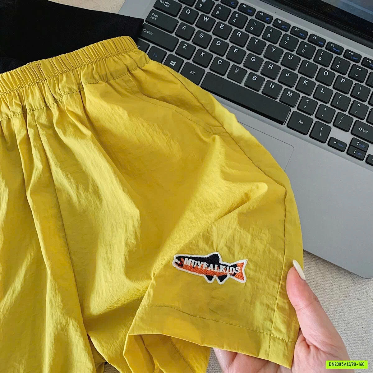 SHORT GIÓ TENCEL THÊU LOGO MUYE