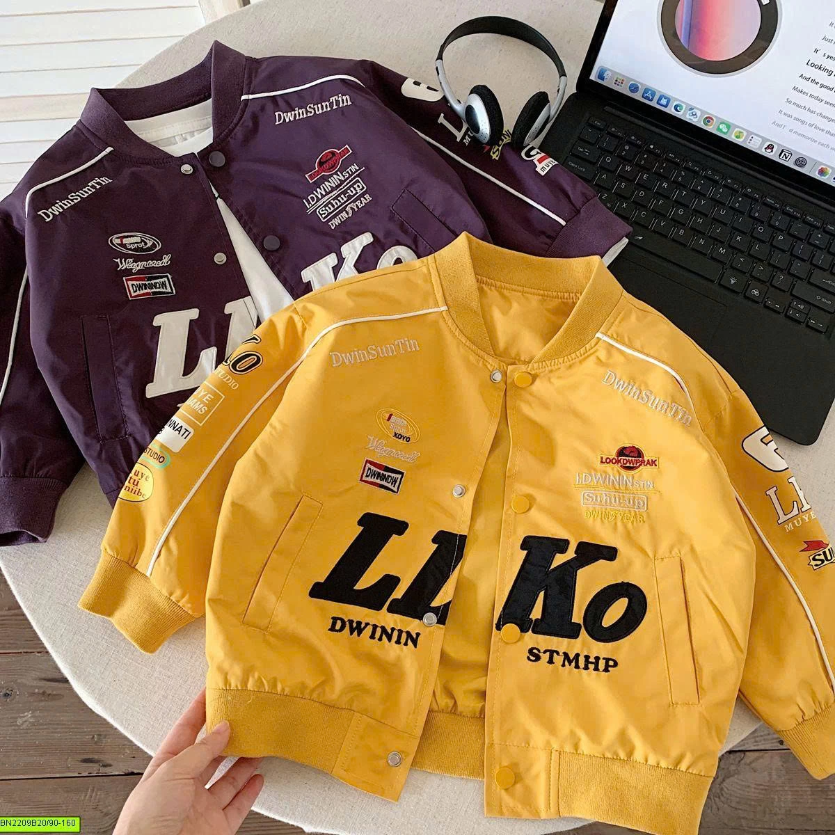 ÁO KHOÁC GIÓ THỂ THAO CHỮ LLKO