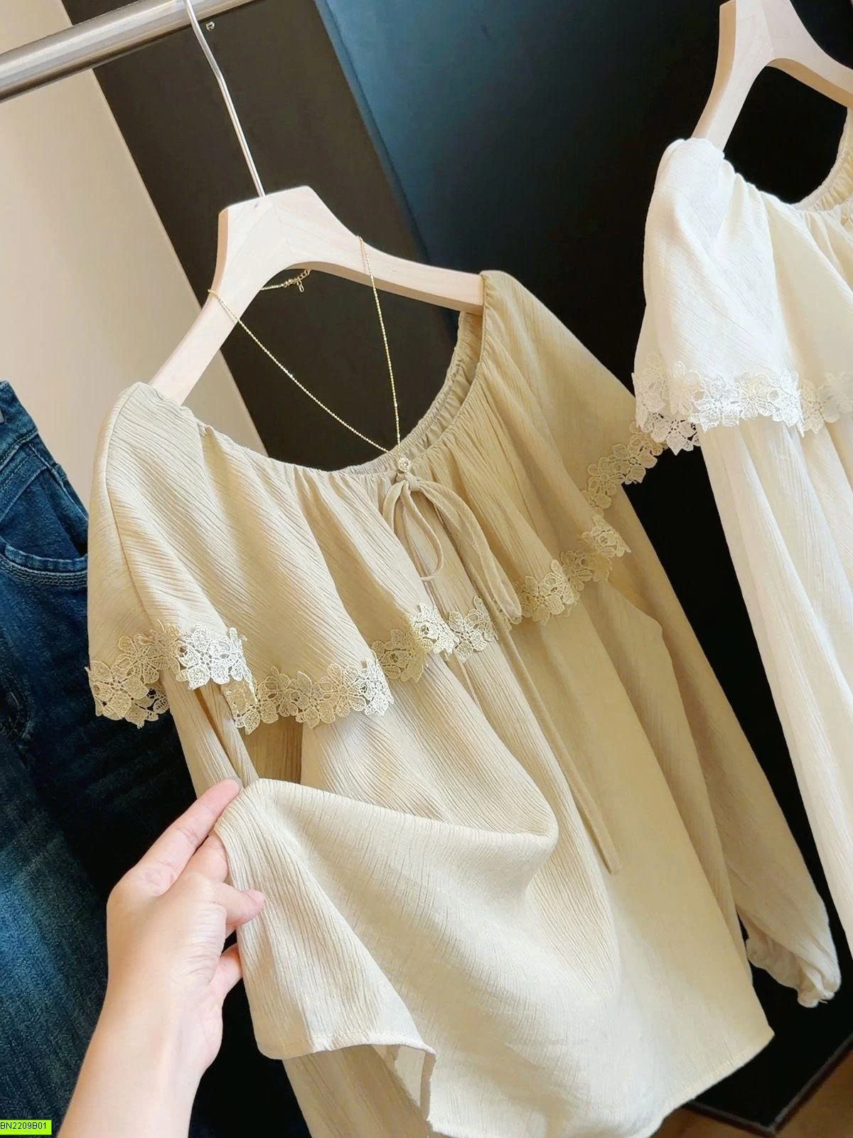 ÁO SƠ MI CỔ BÈO ANNA