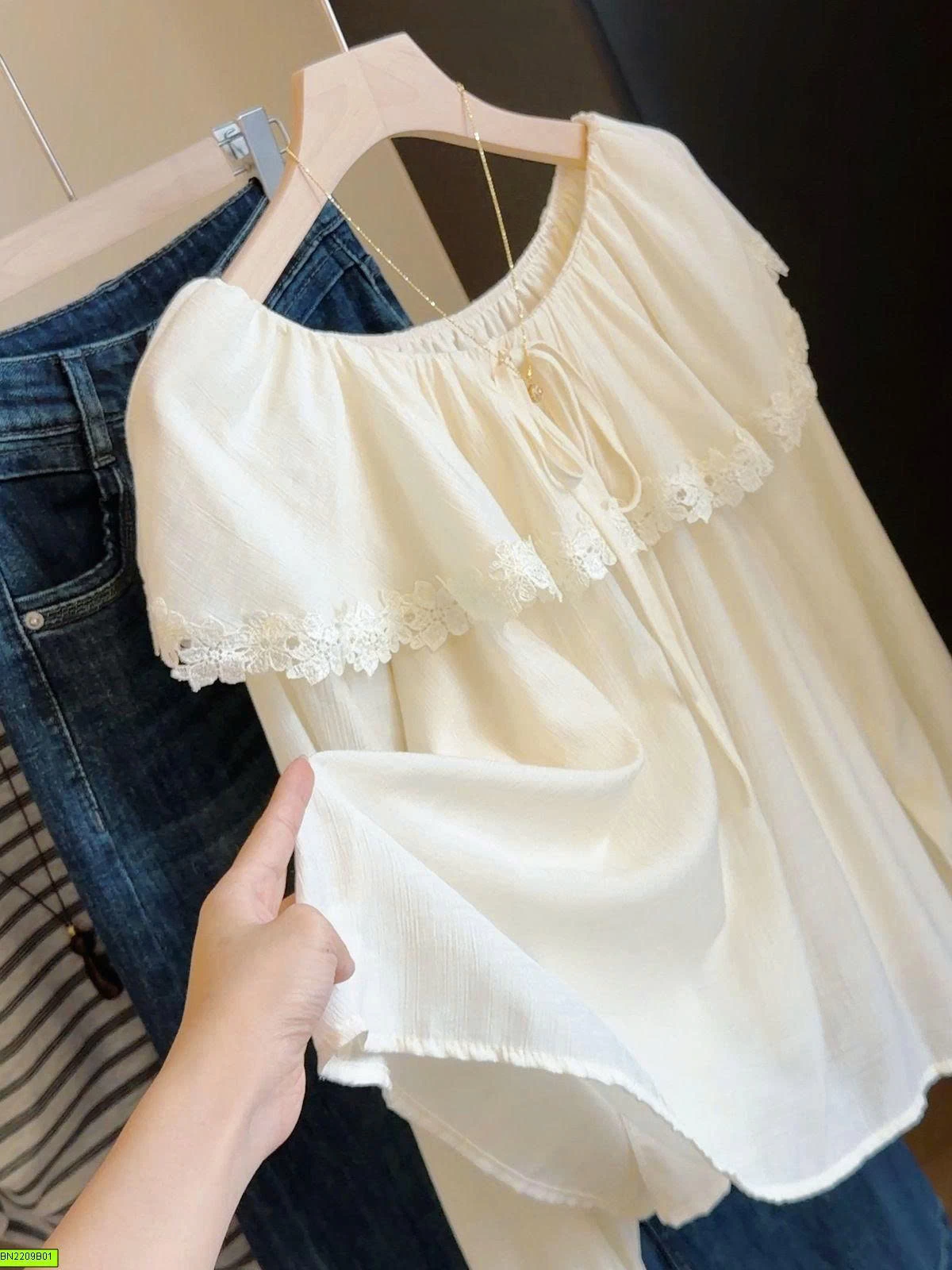 ÁO SƠ MI CỔ BÈO ANNA
