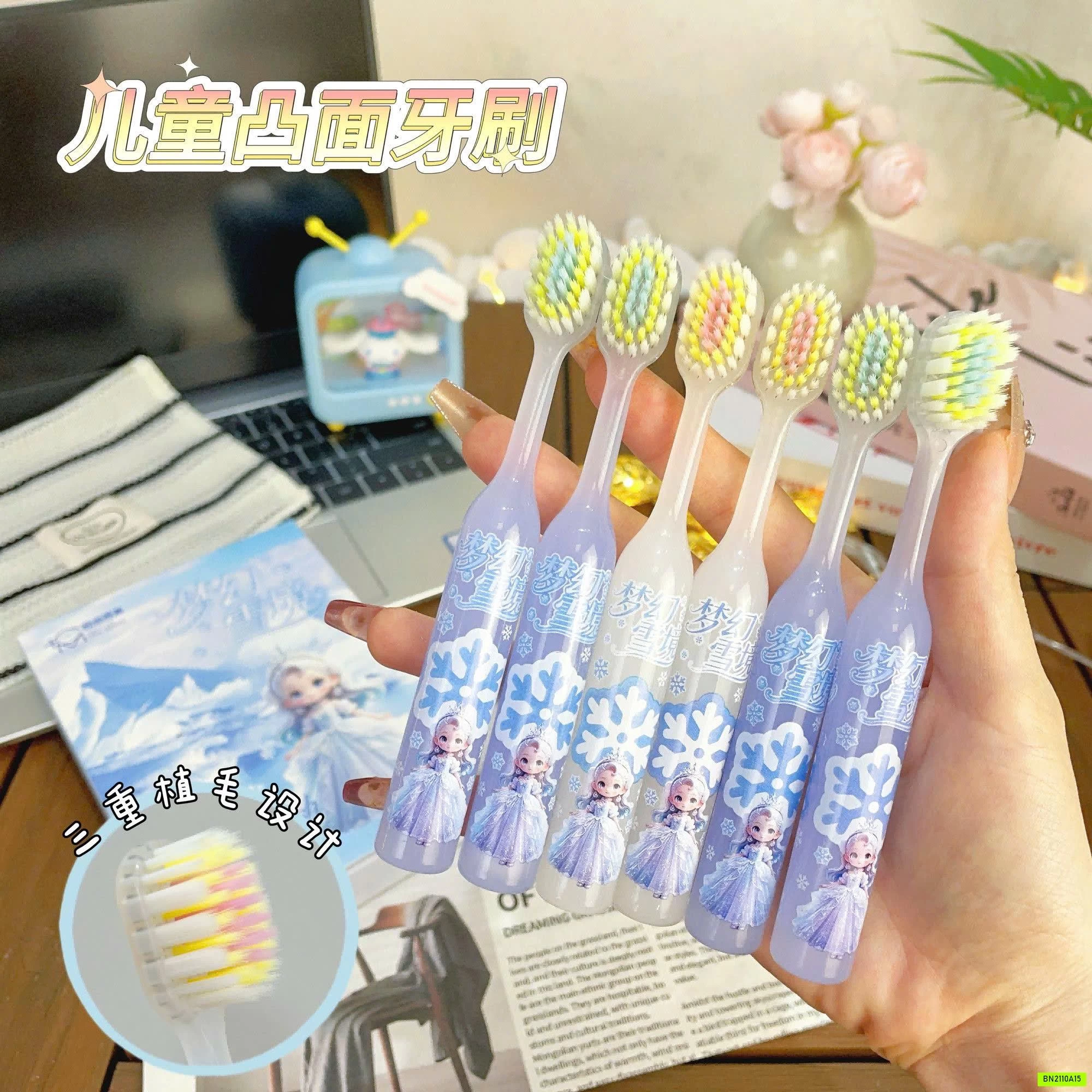 SÉT 4 BÀN CHẢI ĐÁNH RĂNG ELSA CHO BÉ