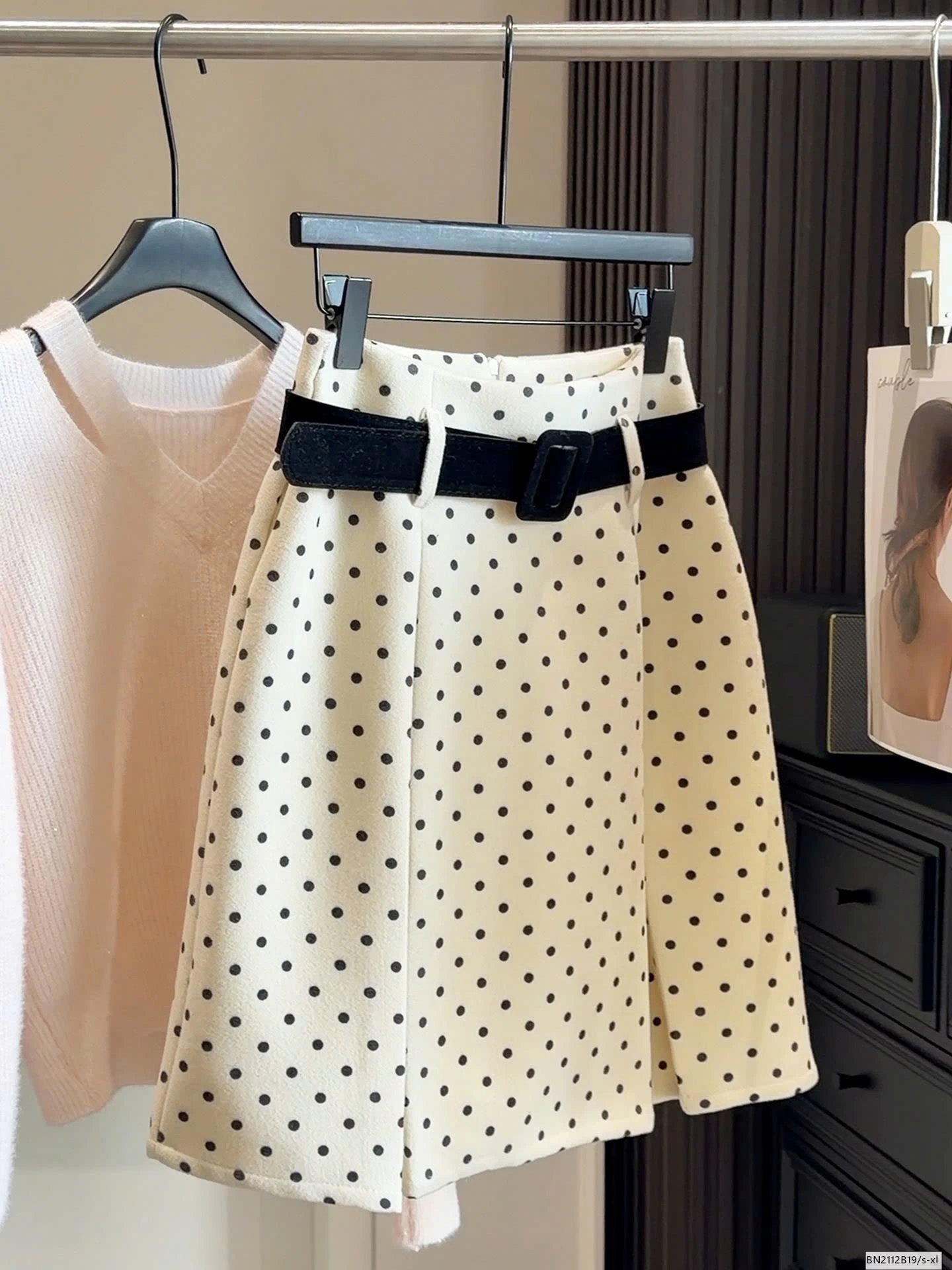 CHÂN VÁY CHẤM BI LÓT NHUNG MỎNG THU ĐÔNG