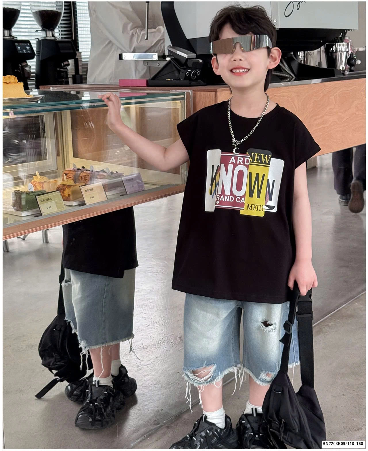 Set áo tanktop chữ mix quần jean rách