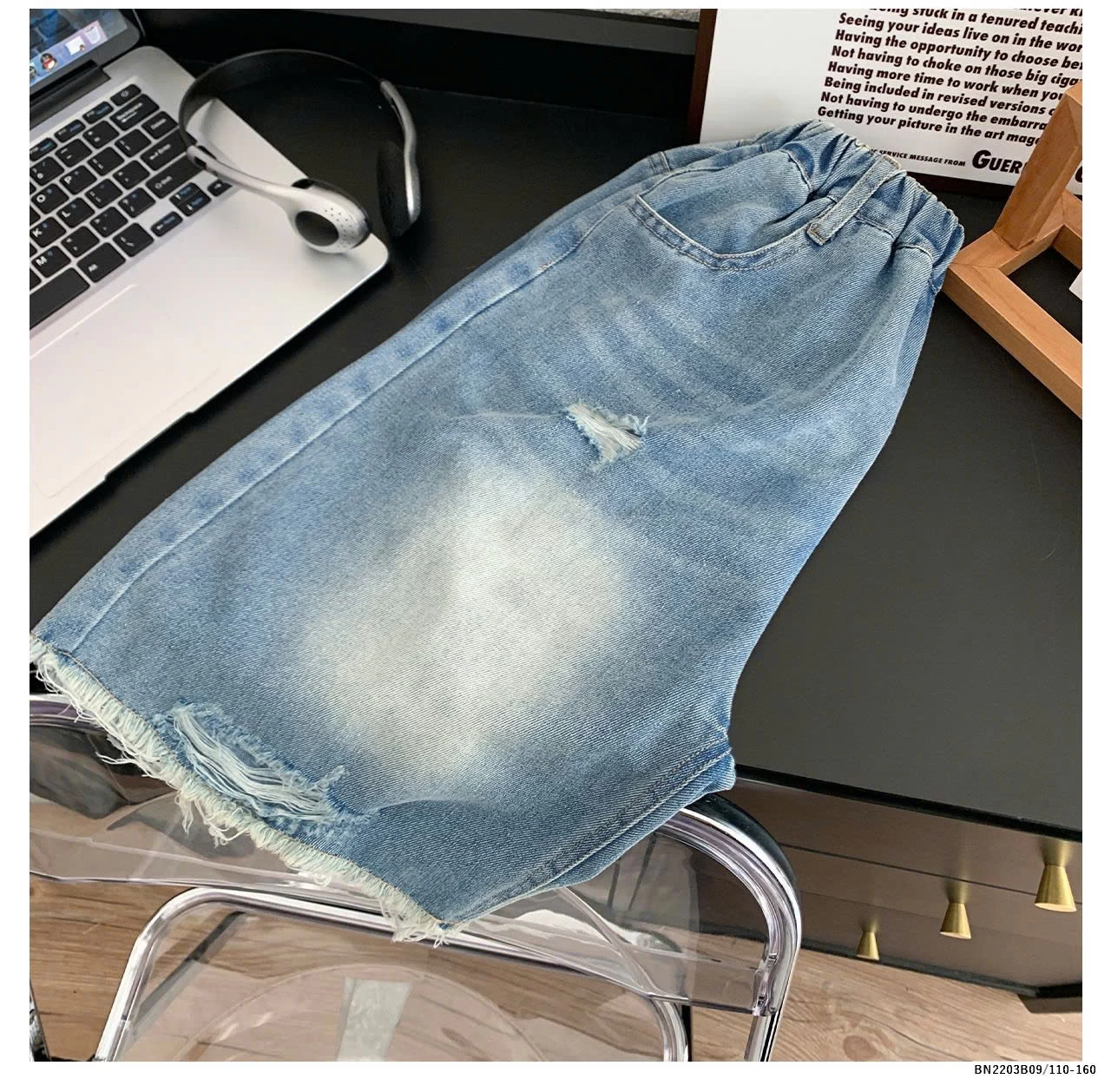 Set áo tanktop chữ mix quần jean rách