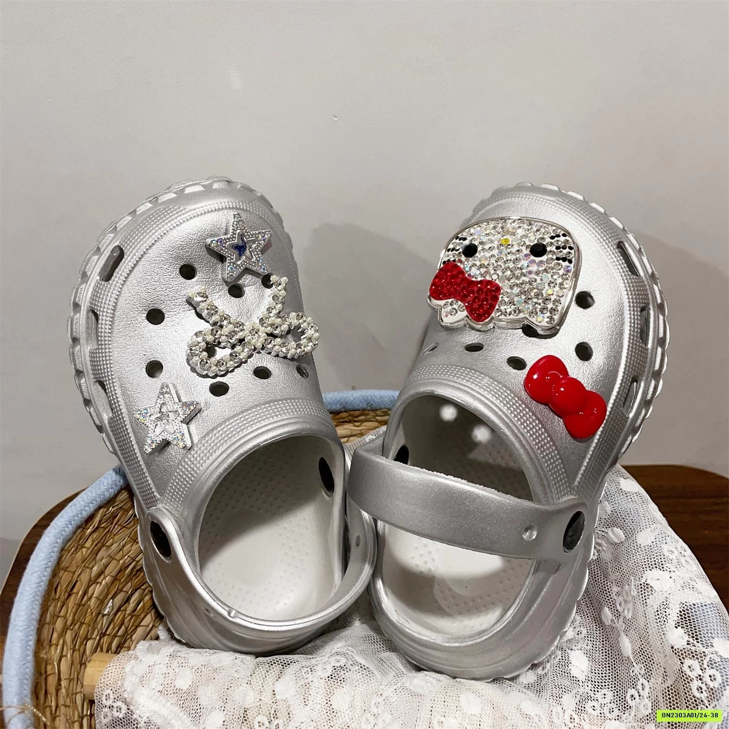 CROCS BẠC CHARM KITTY