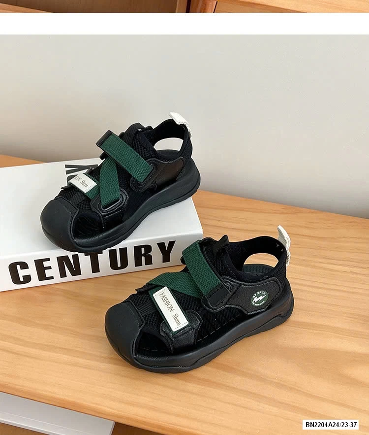 SANDAL BỊT MŨI QUAI DÁN