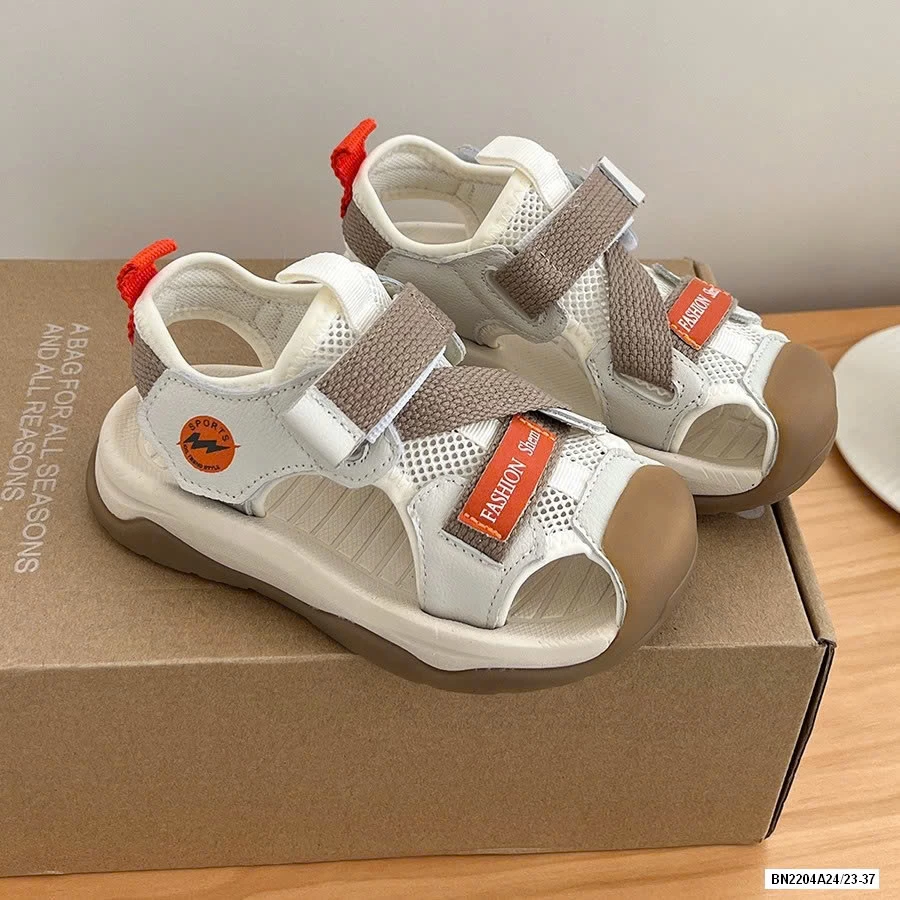 SANDAL BỊT MŨI QUAI DÁN