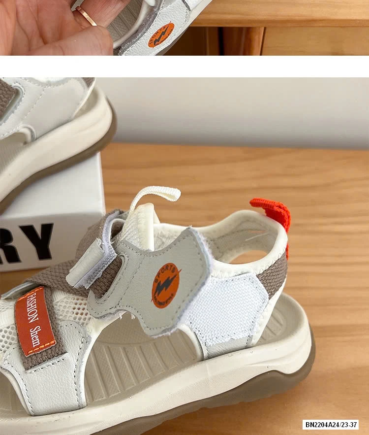 SANDAL BỊT MŨI QUAI DÁN