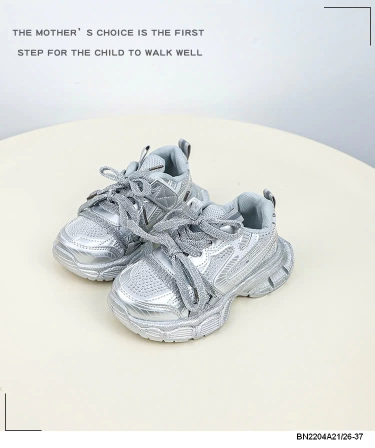 GIÀY SNEAKER BUỘC DÂY