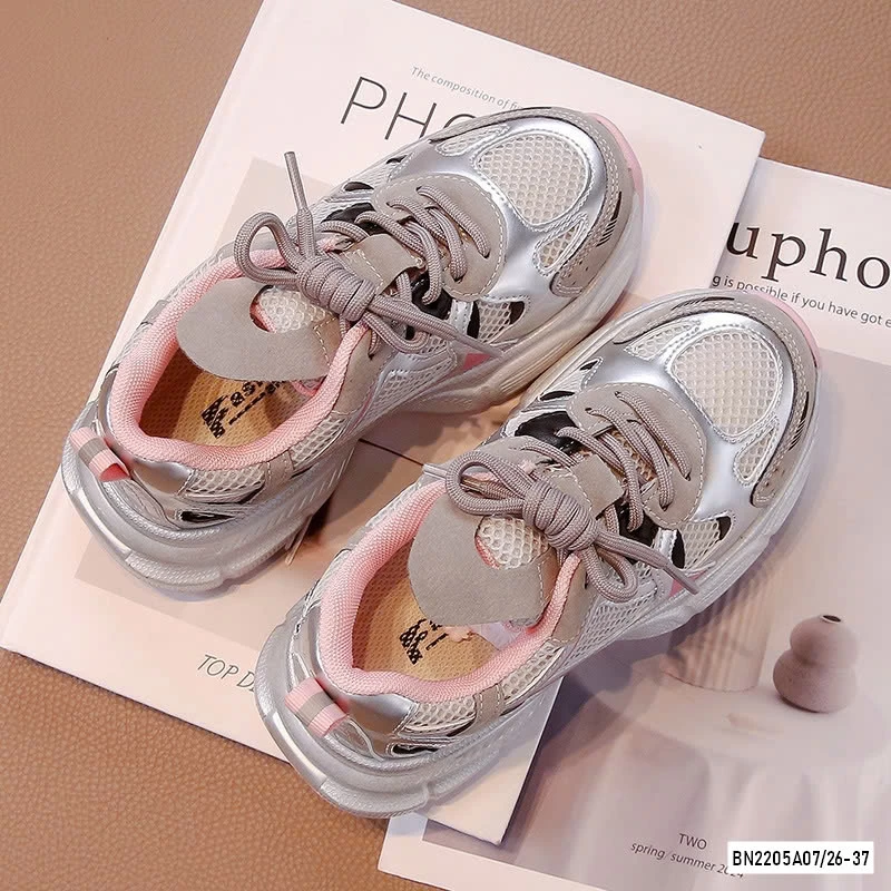 SNEAKER THOÁNG KHÍ CÁ TÍNH