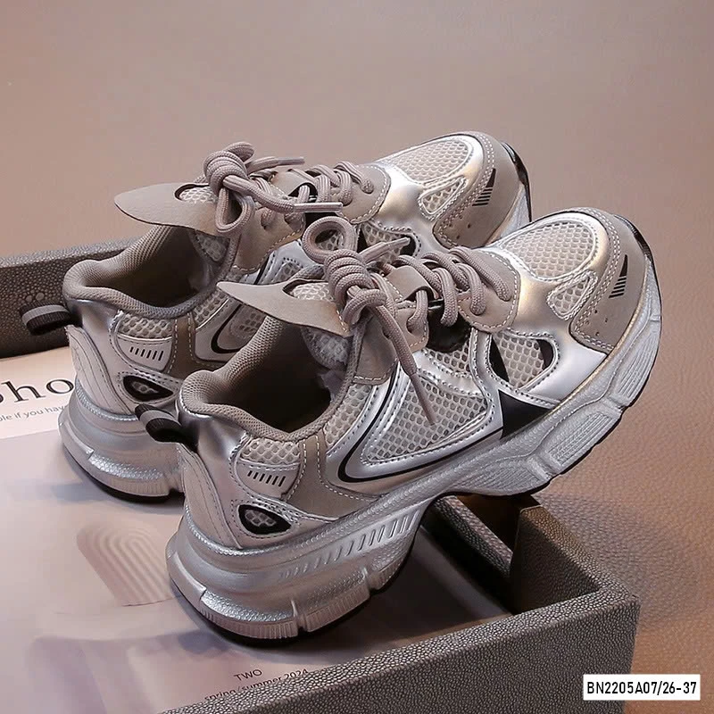 SNEAKER THOÁNG KHÍ CÁ TÍNH