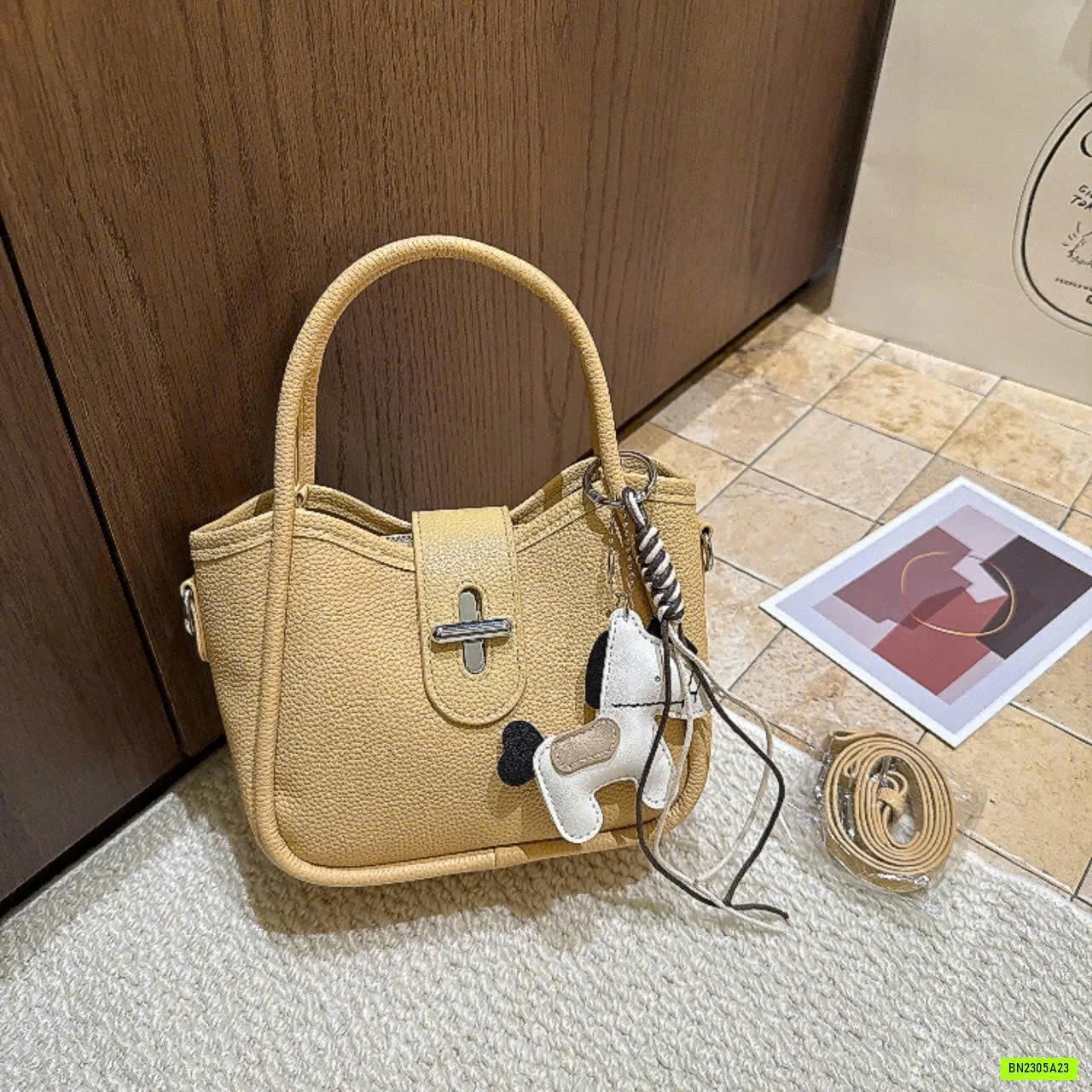 TÚI XÁCH CHARM NGỰA KHUY CHỮ THẬP
